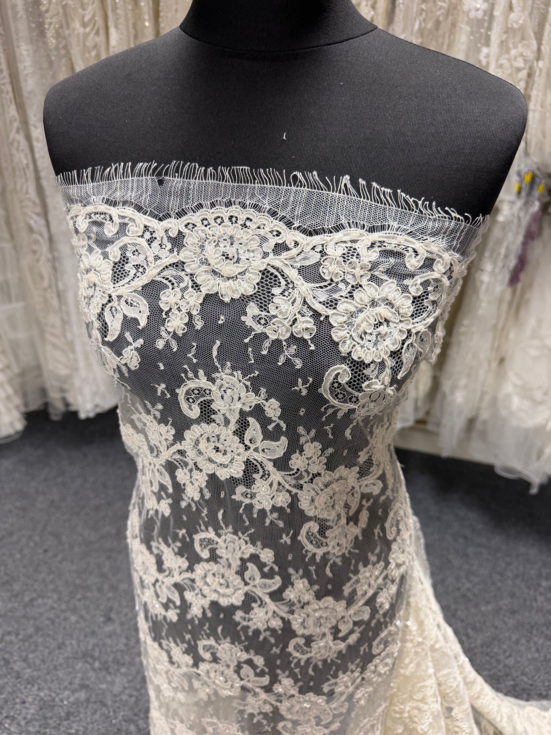 Ivory Corded & Beaded Chantilly Lace - P207