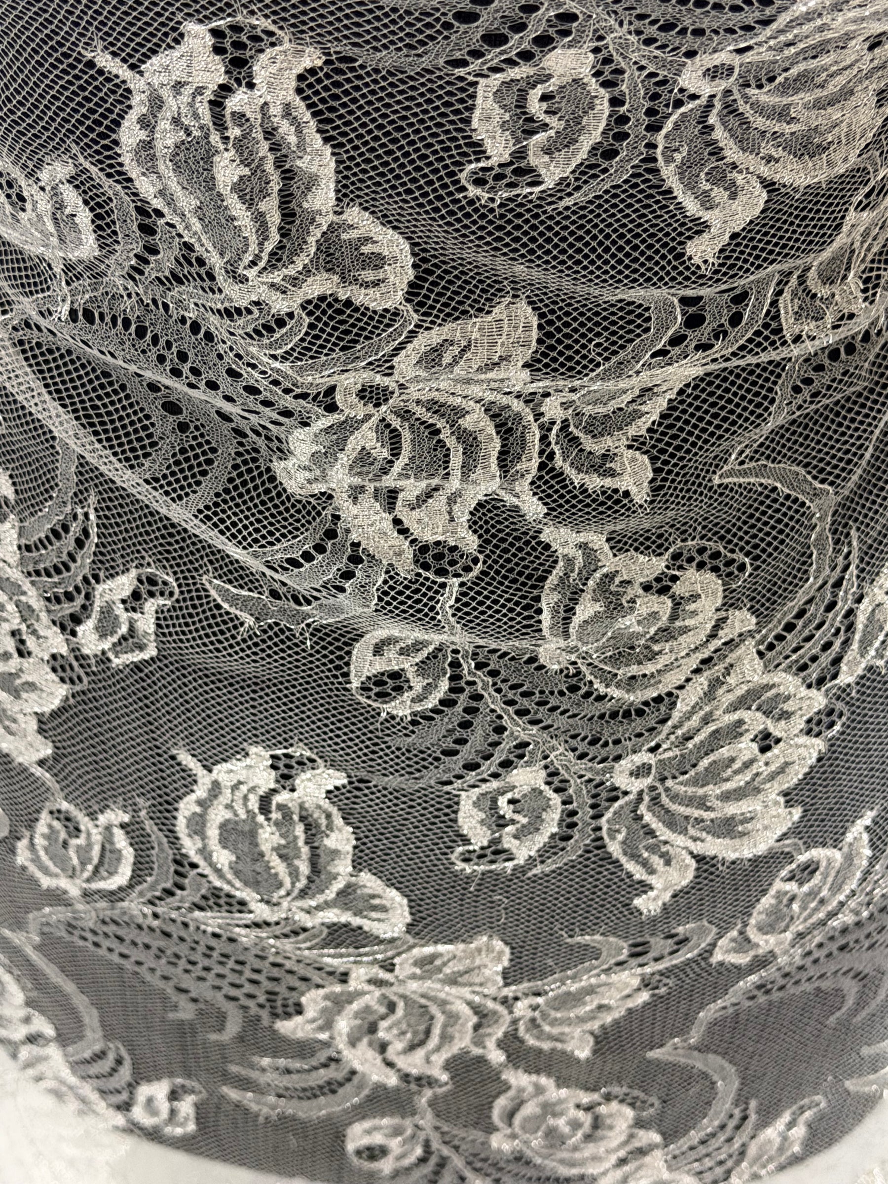 Silver Chantilly Lace - P882