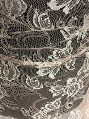 Rose with Silver Chantilly Lace - P882