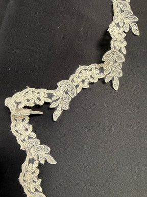 Ivory Corded Lace Trim - T58