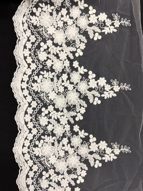 Light Ivory Corded Lace Trim - T982