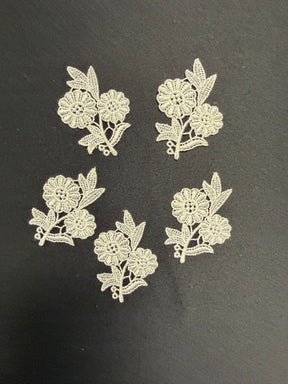 Ivory Guipure Floral Bouquet - M22 (Bag of 25)