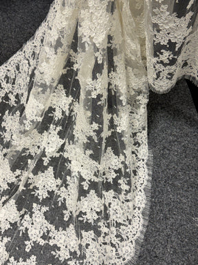 Ivory Corded Chantilly Lace - P237