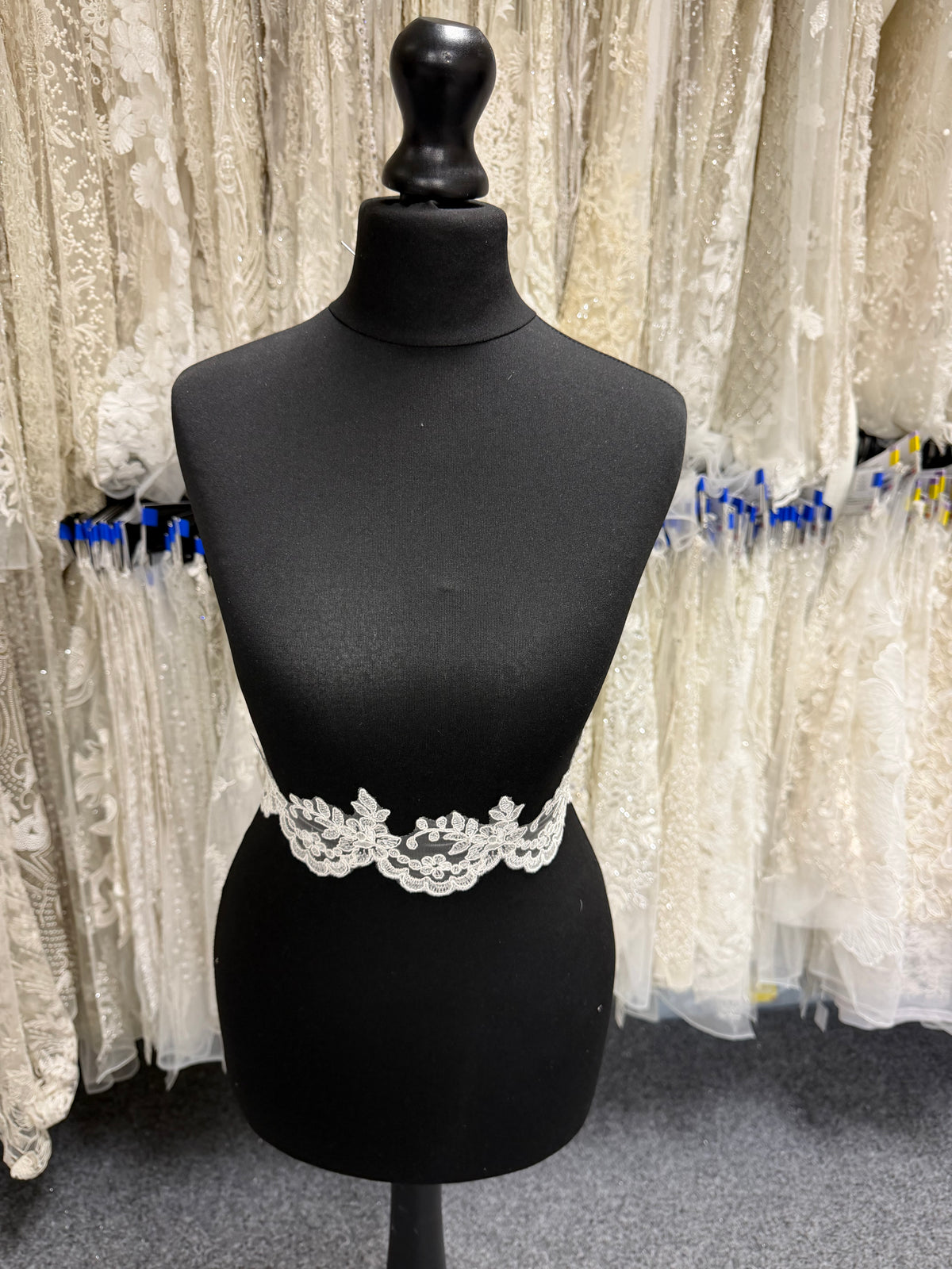 Ivory Corded Lace Trim - T82