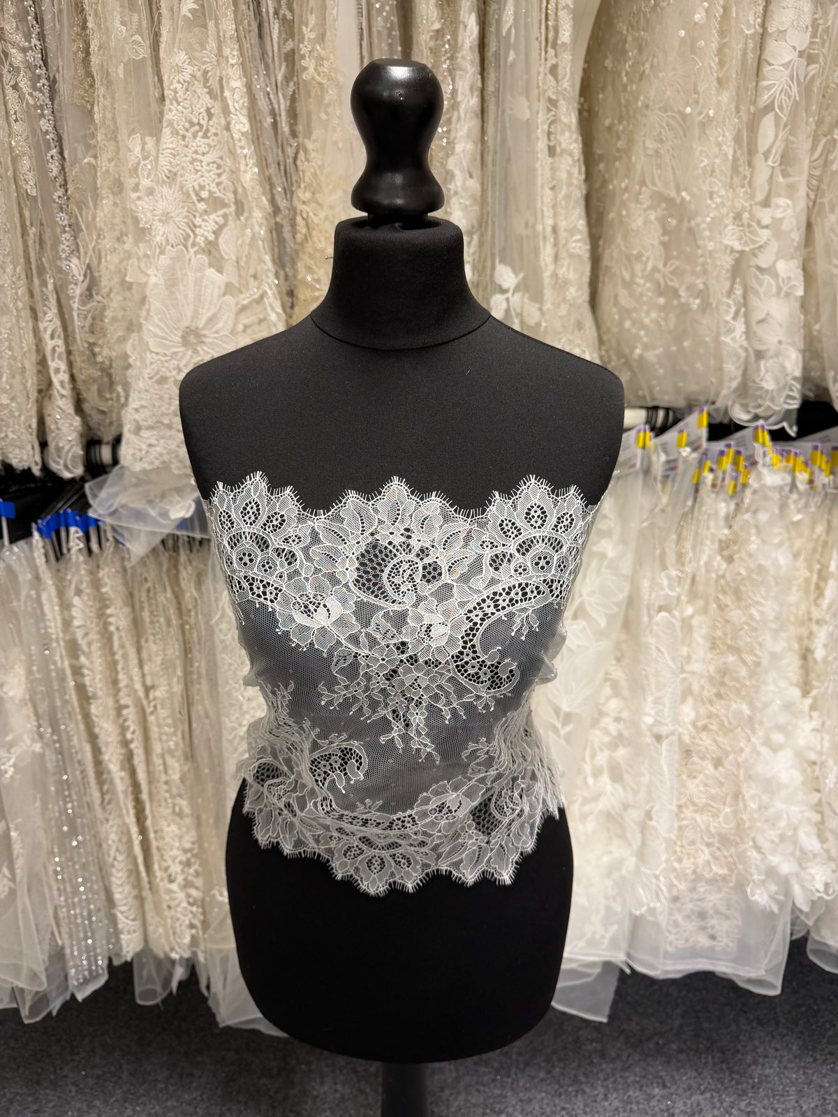 Ivory Lace Trim - Katherine (T372)