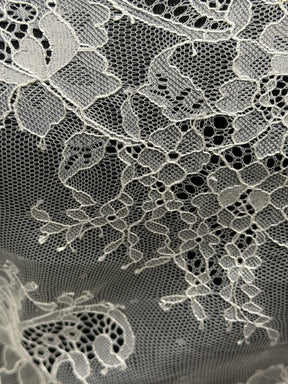 Ivory Lace Trim - Katherine (T372)