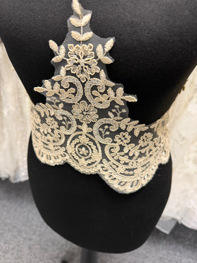 Champagne Corded Lace Trim - T623