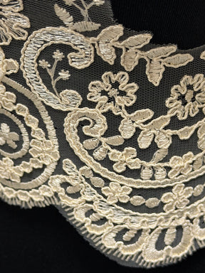 Champagne Corded Lace Trim - T623