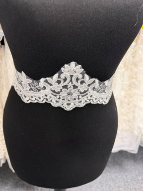 Ivory Corded Lace Trim - T727
