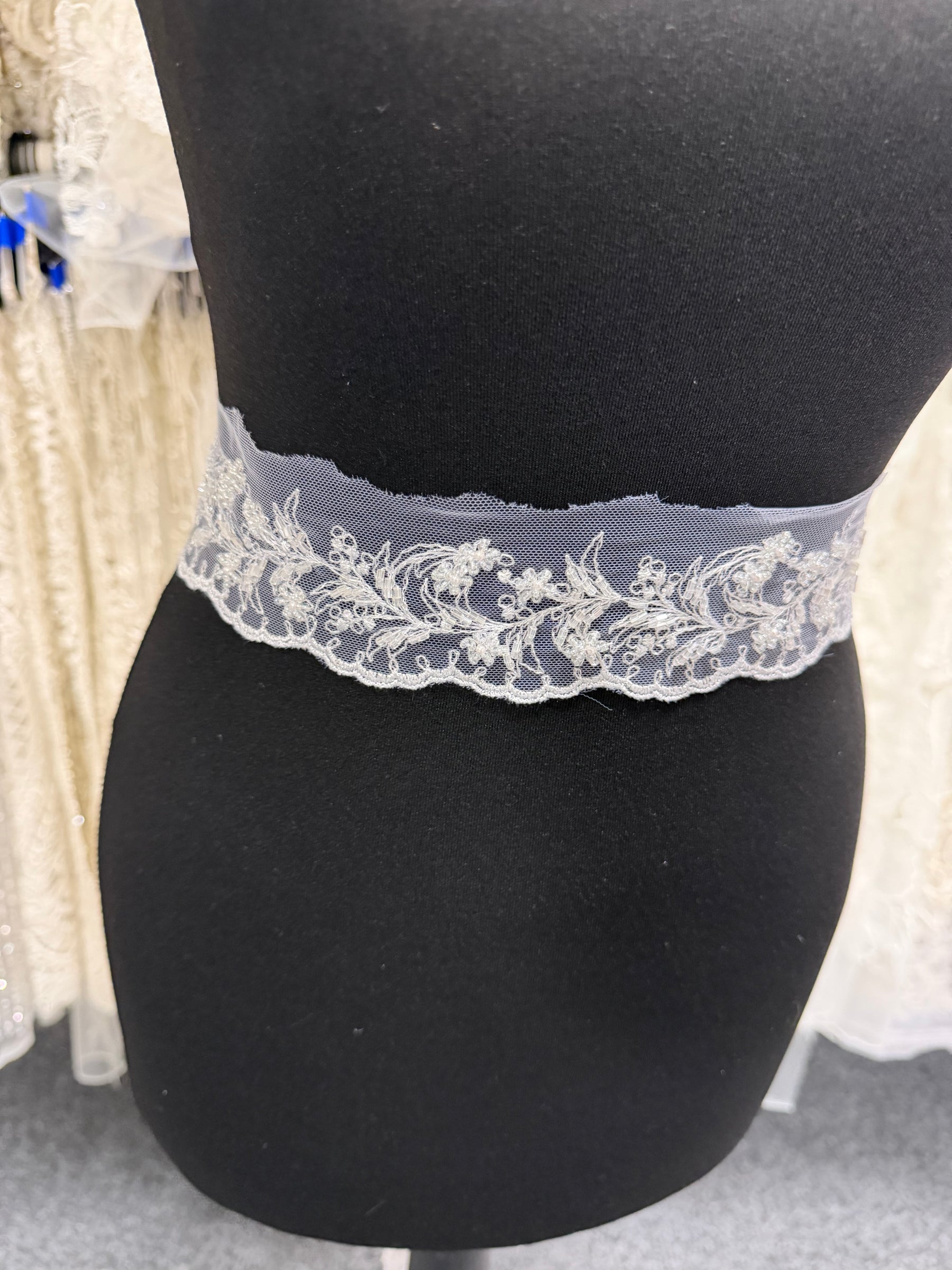 Ivory Beaded Lace Trim - T84