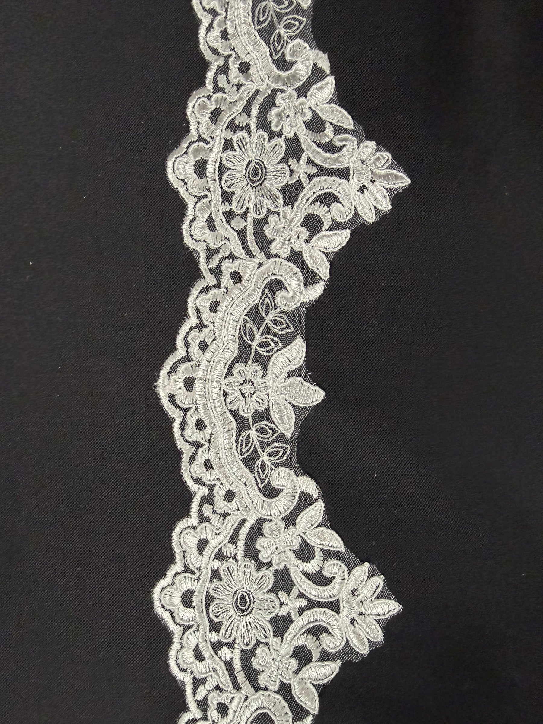 Ivory Corded Lace Trim - T727