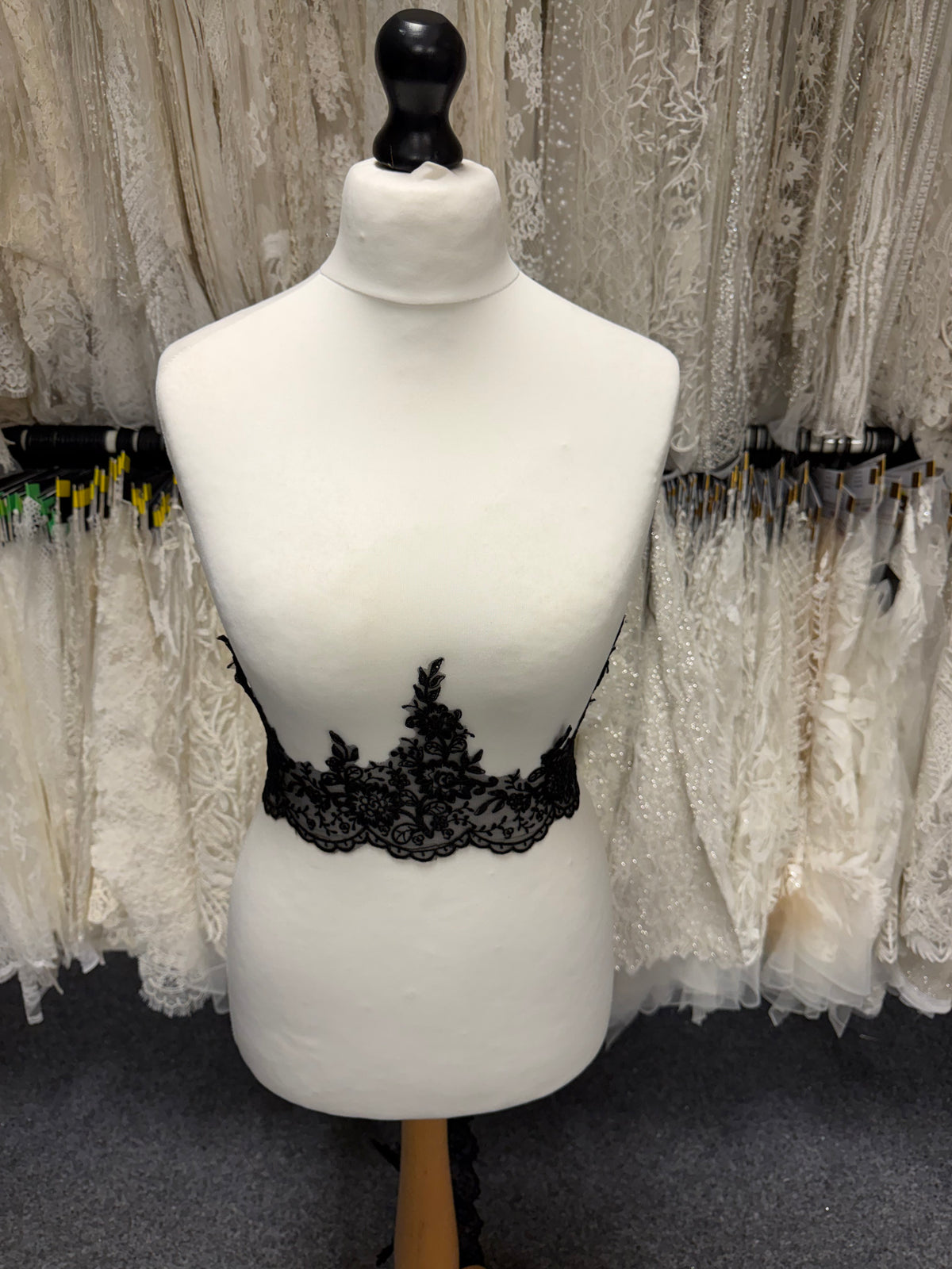 Black Lace Trim : Gothic Bride - Bridal Fabrics Black Lace Trim : Gothic Bride - Bridal Fabrics