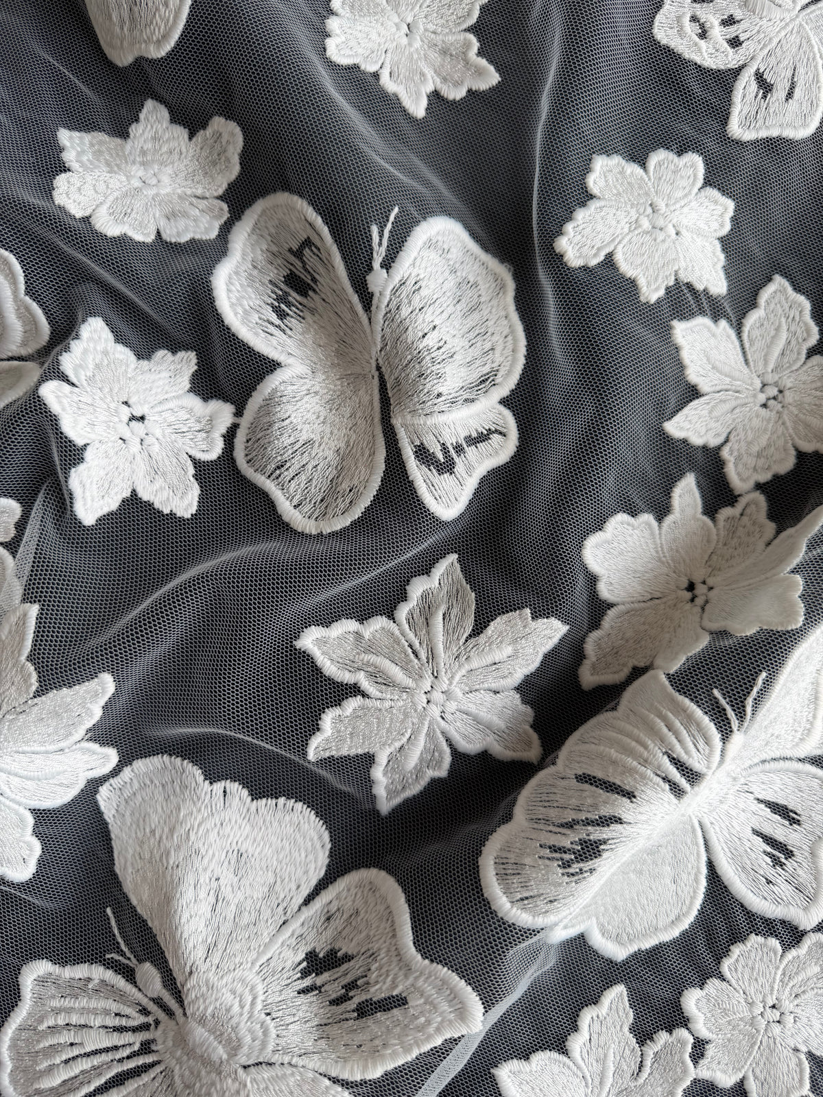 Ivory Embroidered Lace – EB5016