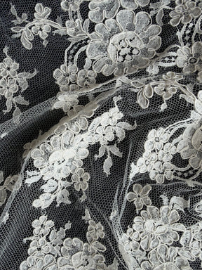 Ivory Corded Chantilly Lace - P237