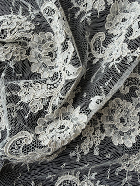 Ivory Corded Chantilly Lace - P206