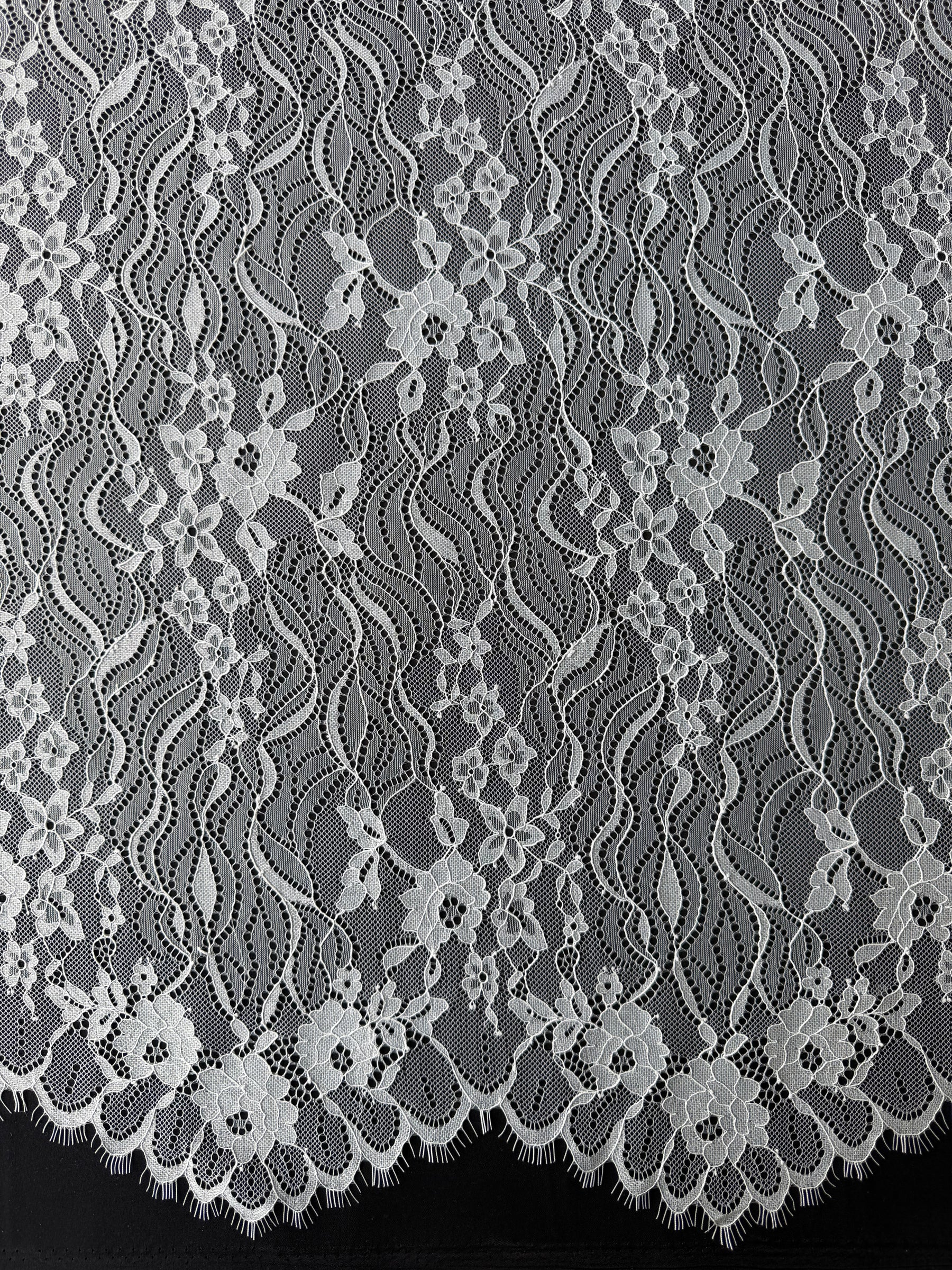 Ivory Lace - LA1009