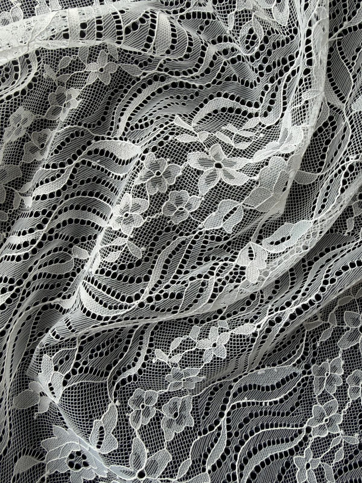 Ivory Lace - LA1009