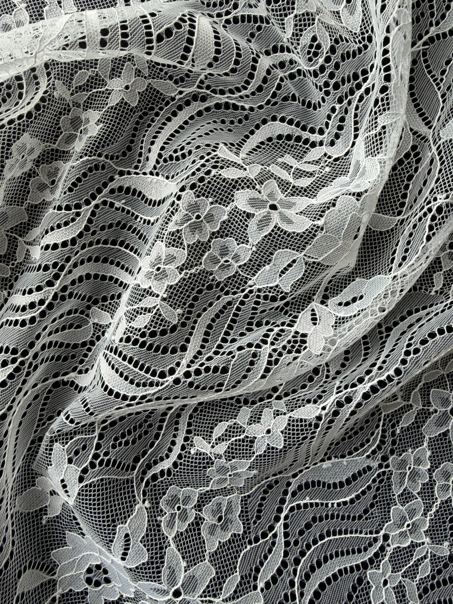 Ivory Lace - LA1009