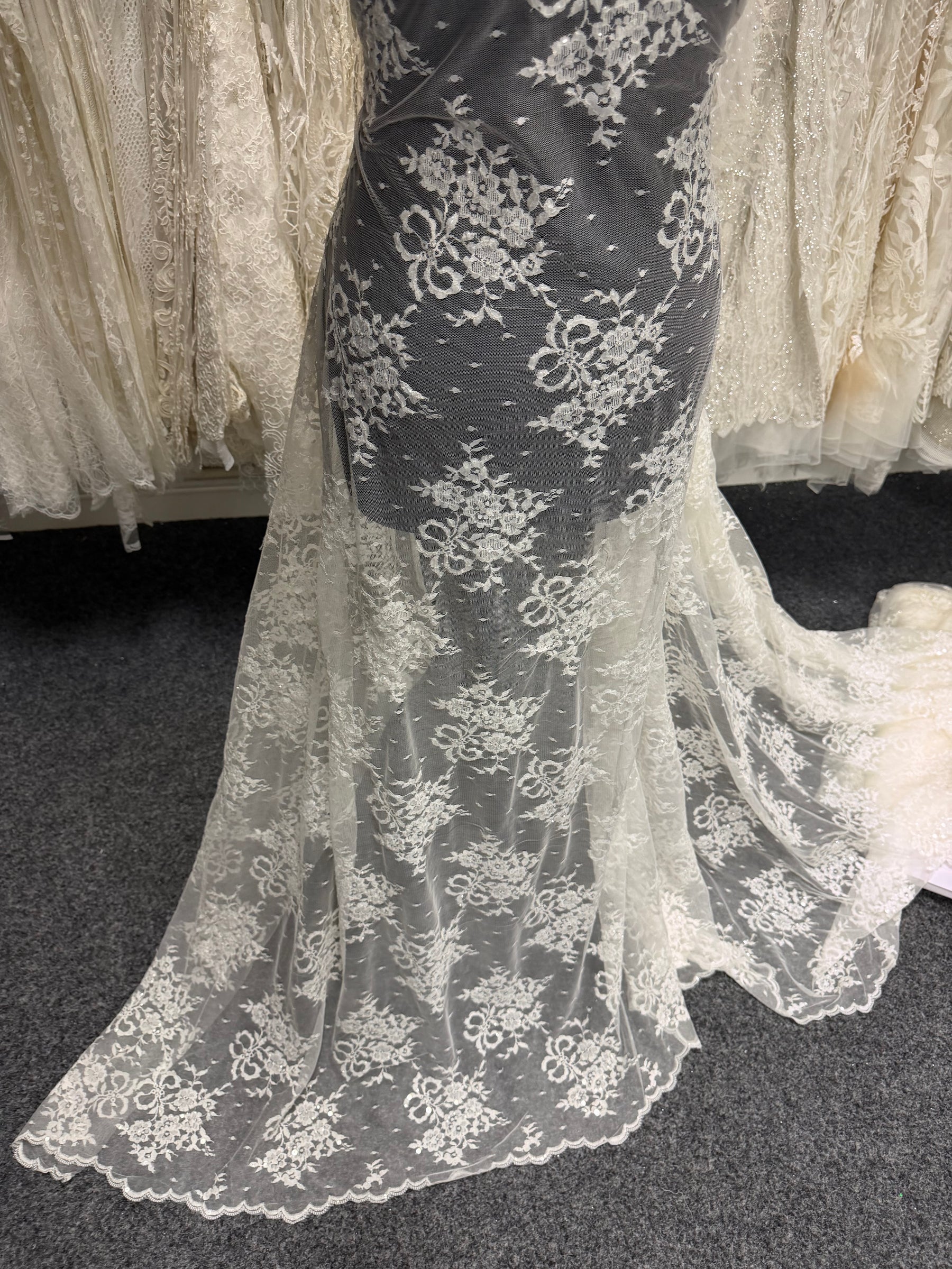 Ivory Sequin Lace - P218