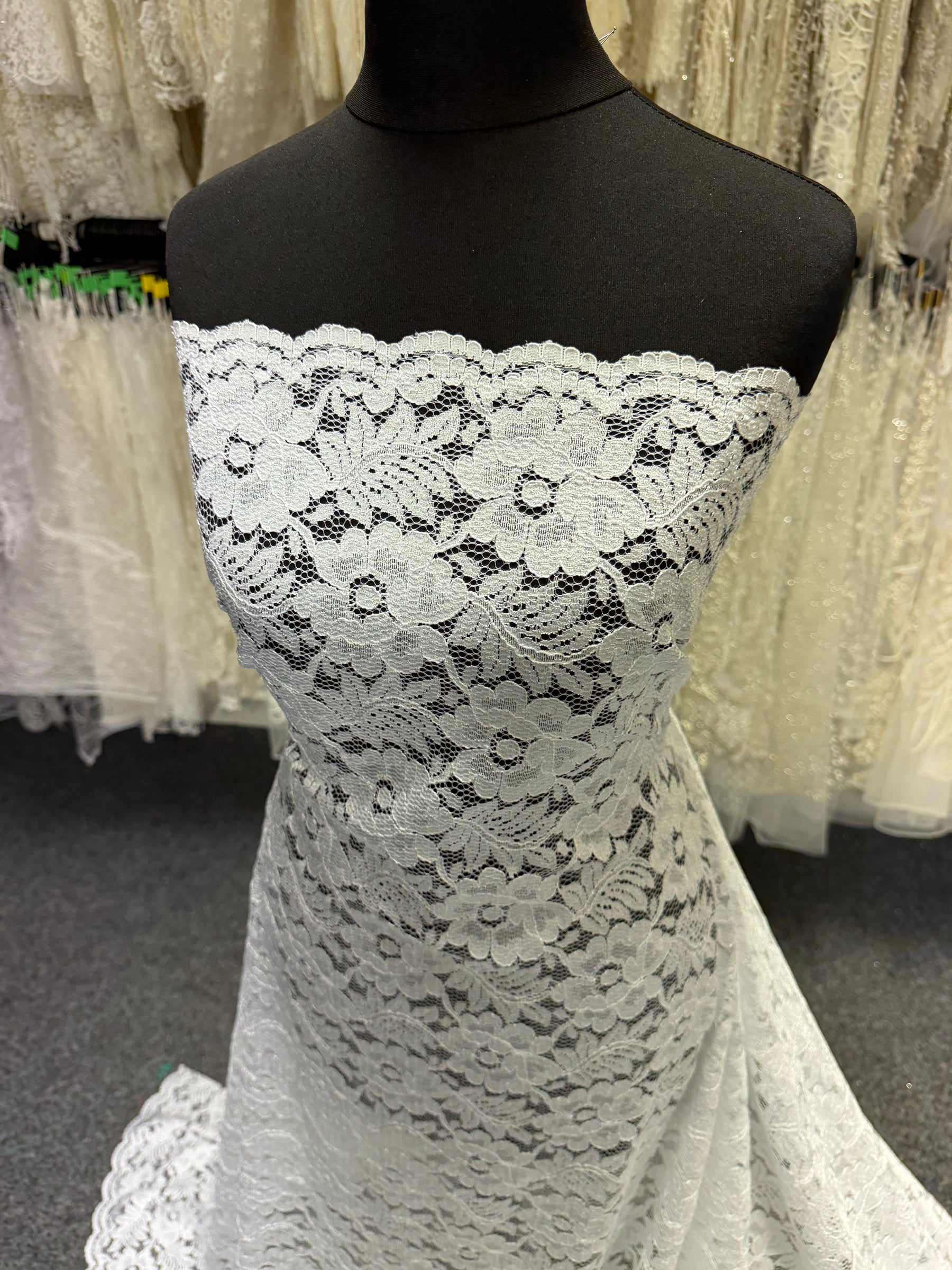 White Floral Lace - P199