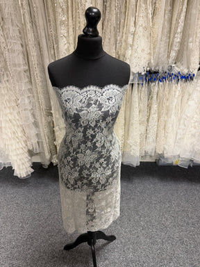 Silver Chantilly Lace - P183