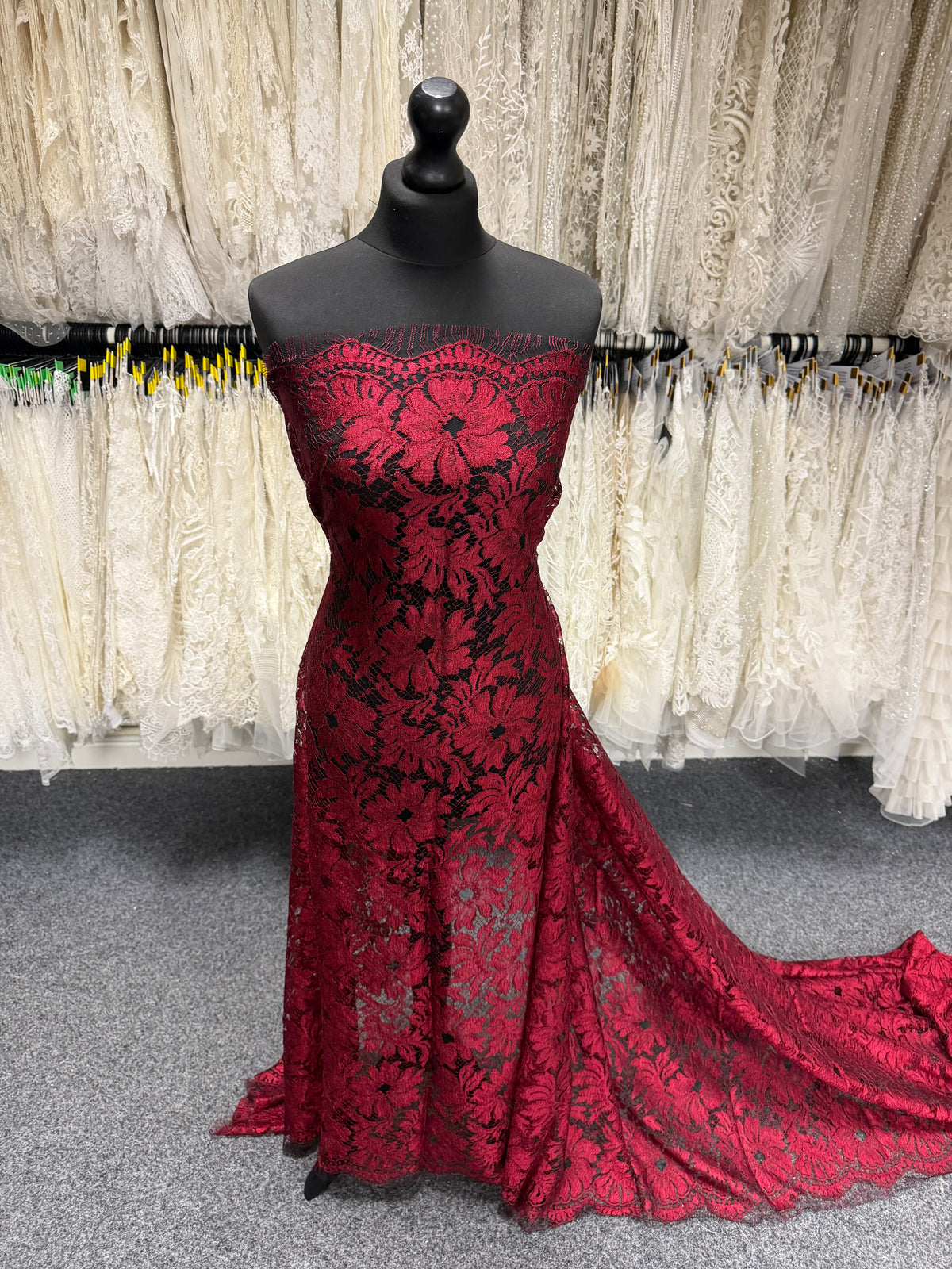 Red Chantilly Lace - P168