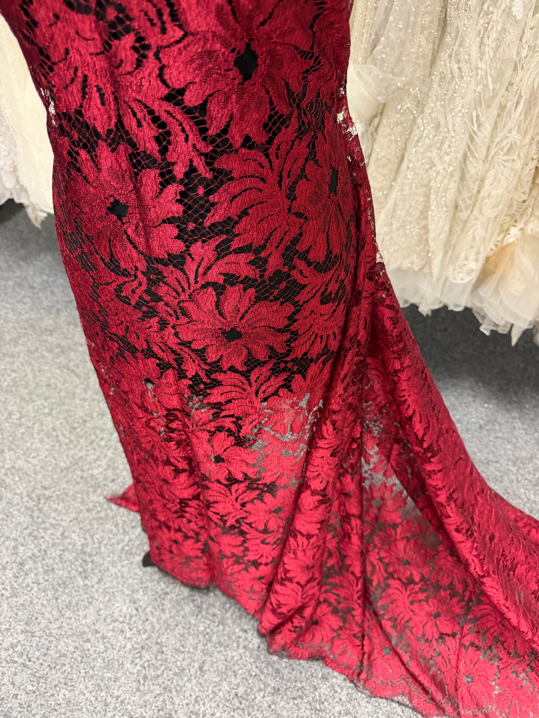 Red Chantilly Lace - P168