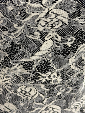 Ivory Chantilly Lace - P173N