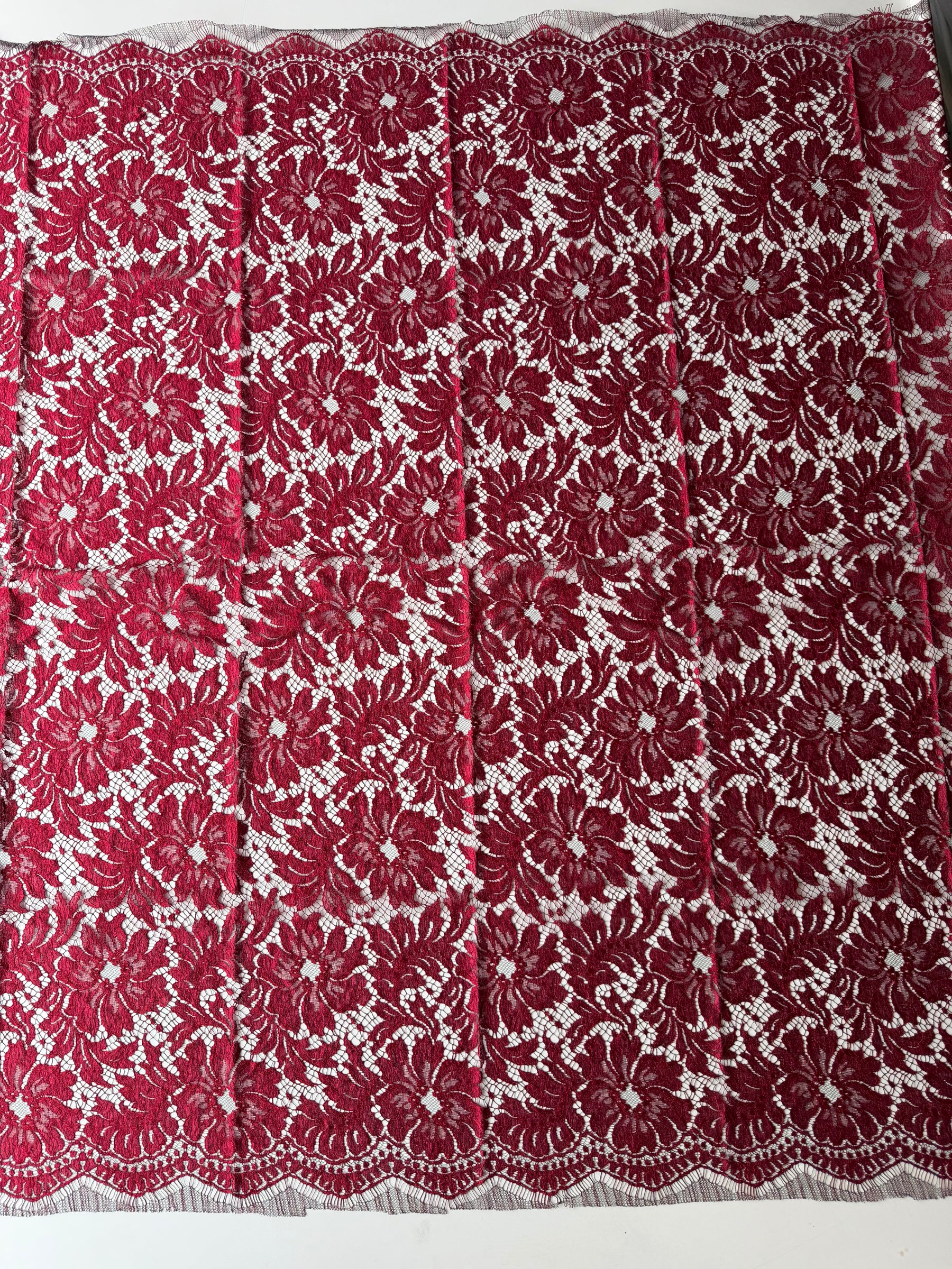 Red Chantilly Lace - P168