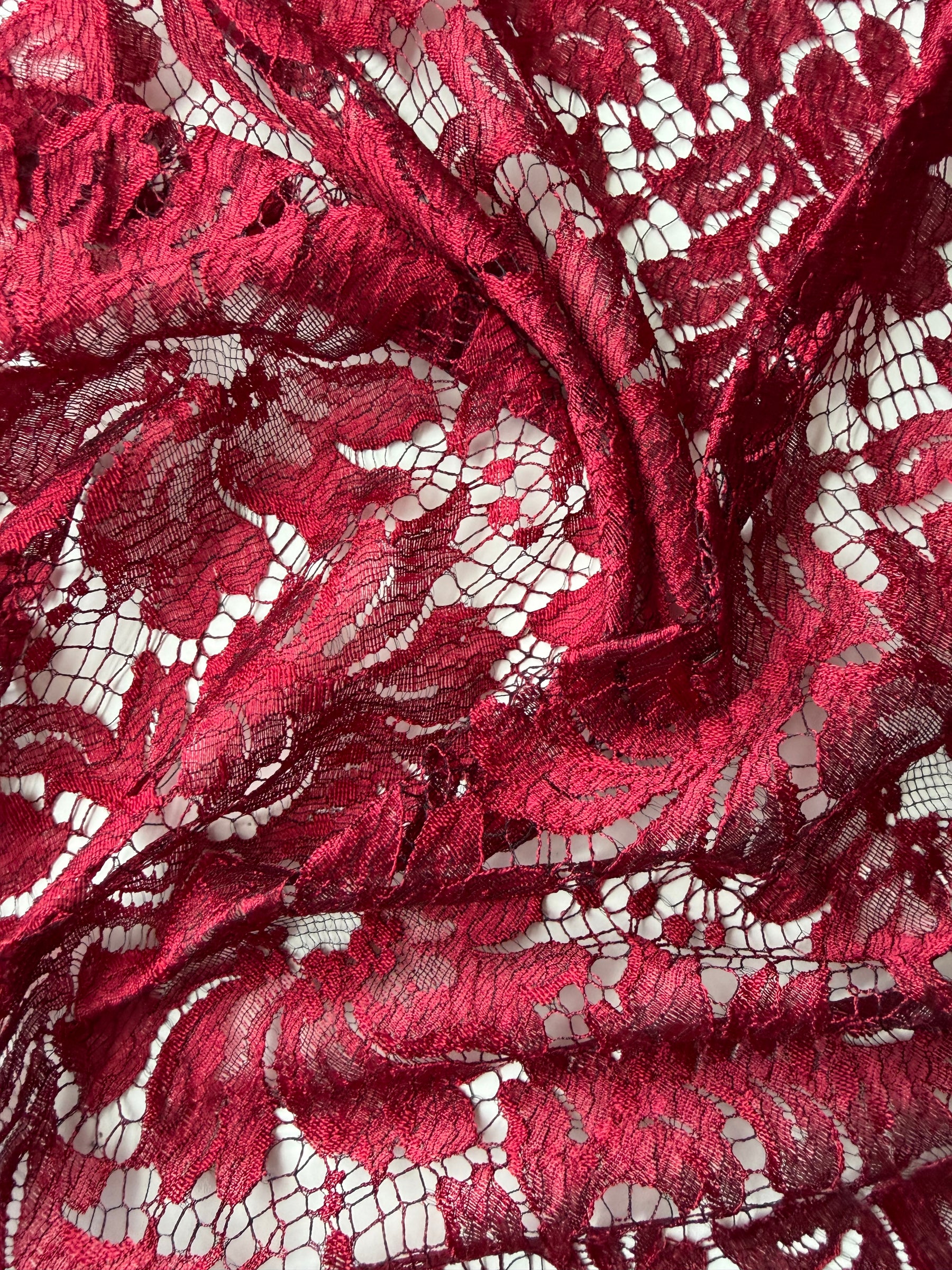Red Chantilly Lace - P168