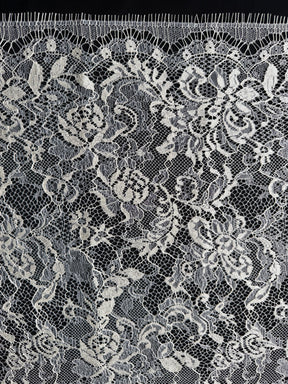Ivory Chantilly Lace - P173N