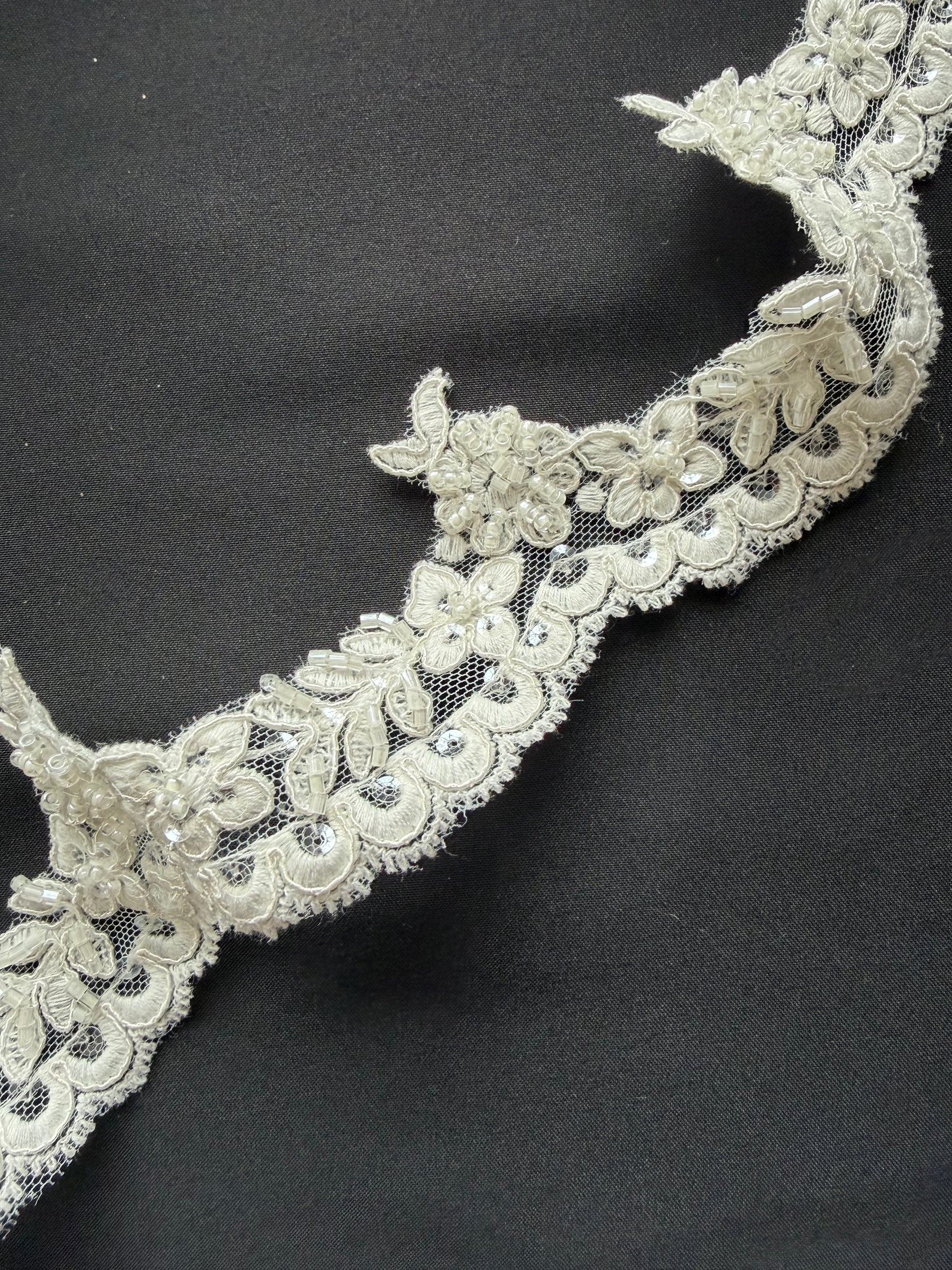 Ivory Beaded Lace Trim -T663