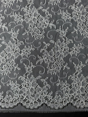 Ivory Chantilly Lace - P301