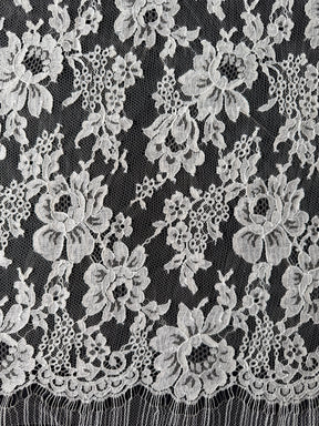 Beige Chantilly Lace - P305 (140cm)