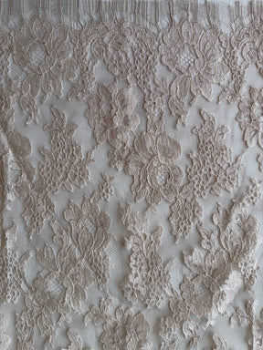 Antique Rose Chantilly Lace - P305 (90cm)
