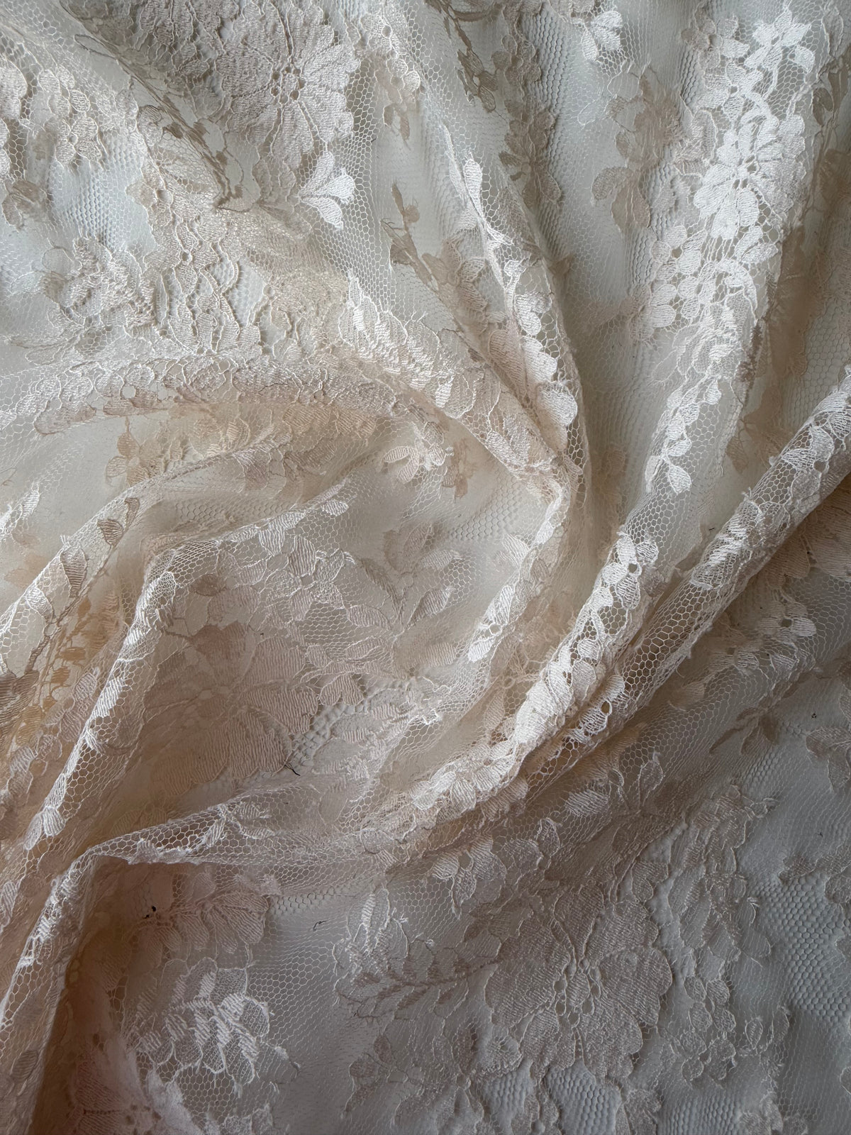 Oyster Pink Chantilly Lace - P294