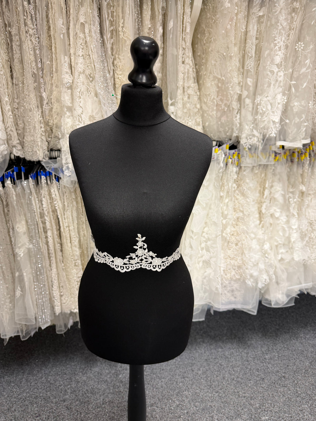 Ivory Guipure Lace - T830