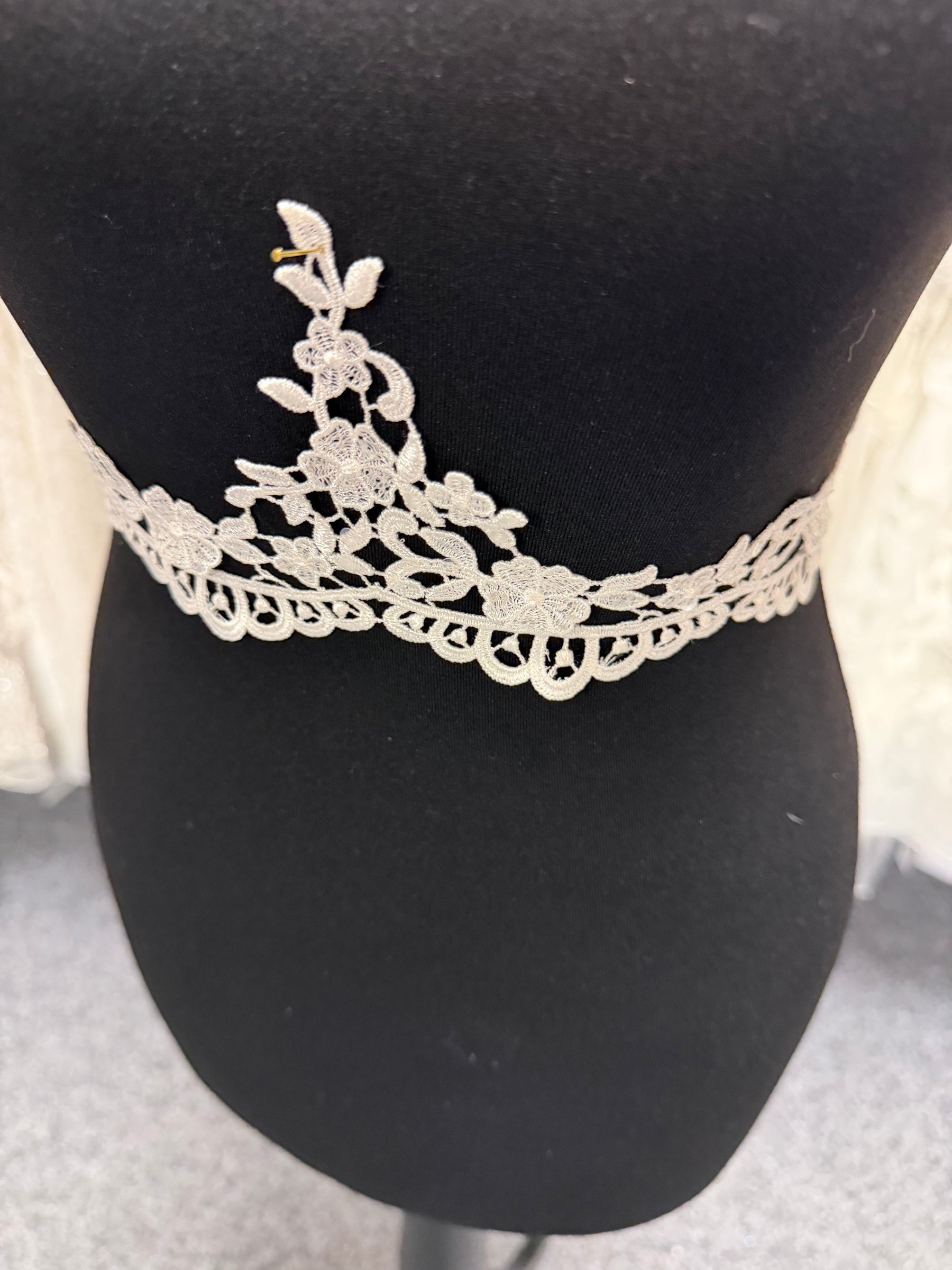Ivory Guipure Lace - T830