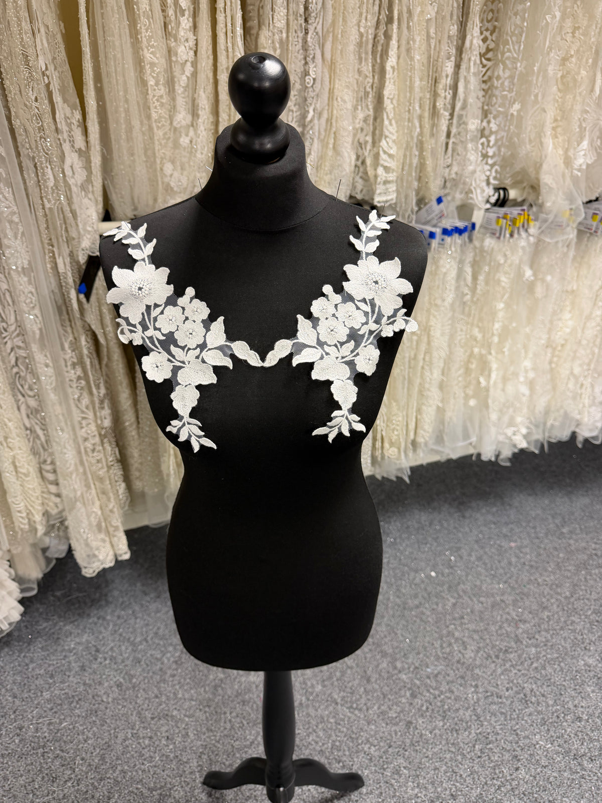 Ivory Sequined Lace Appliques - Giddy
