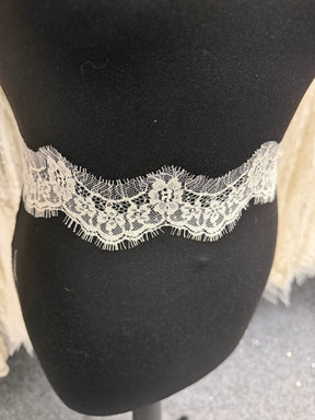 Ivory French Lace Edging - T648