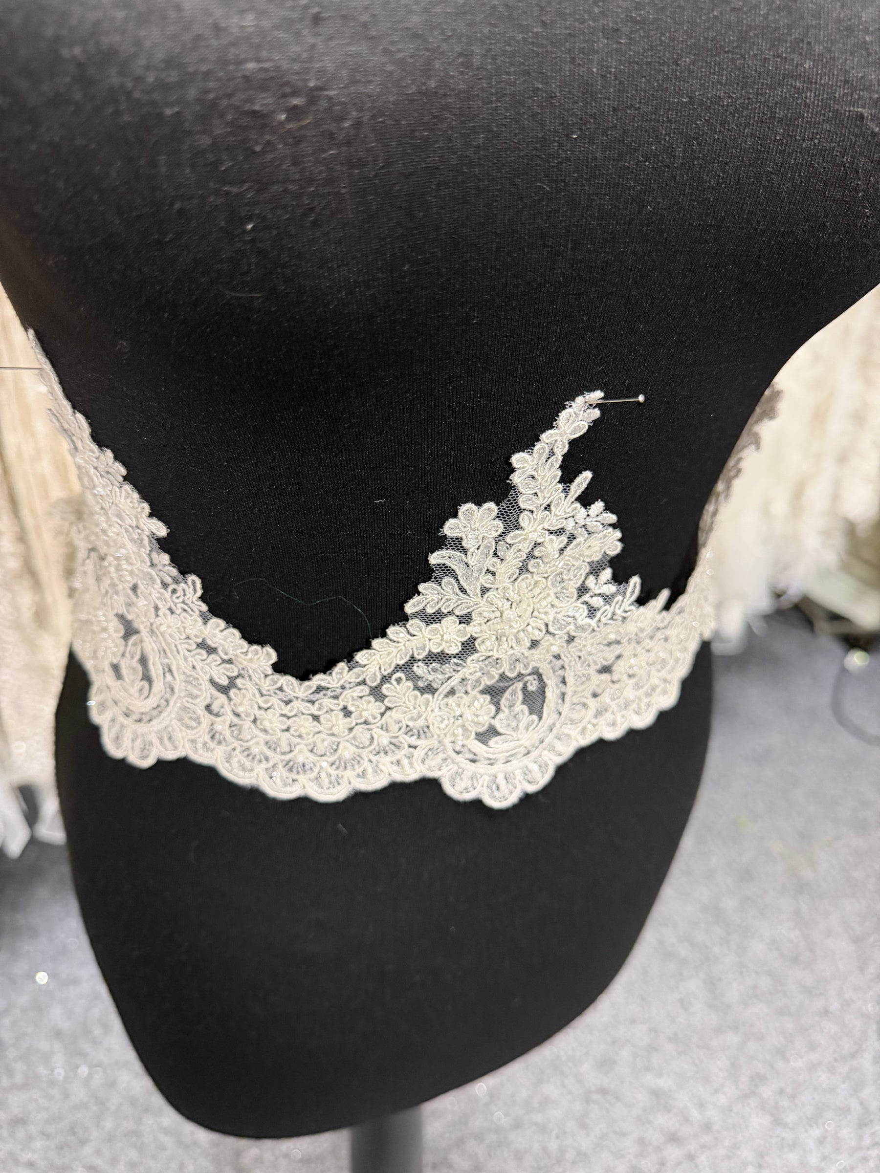 Ivory Beaded Edging - T710