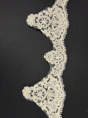 Ivory Corded Lace Trim - T881
