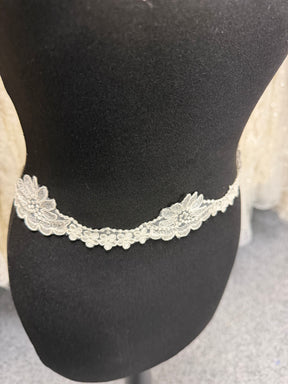 Ivory Lace Edging - T747