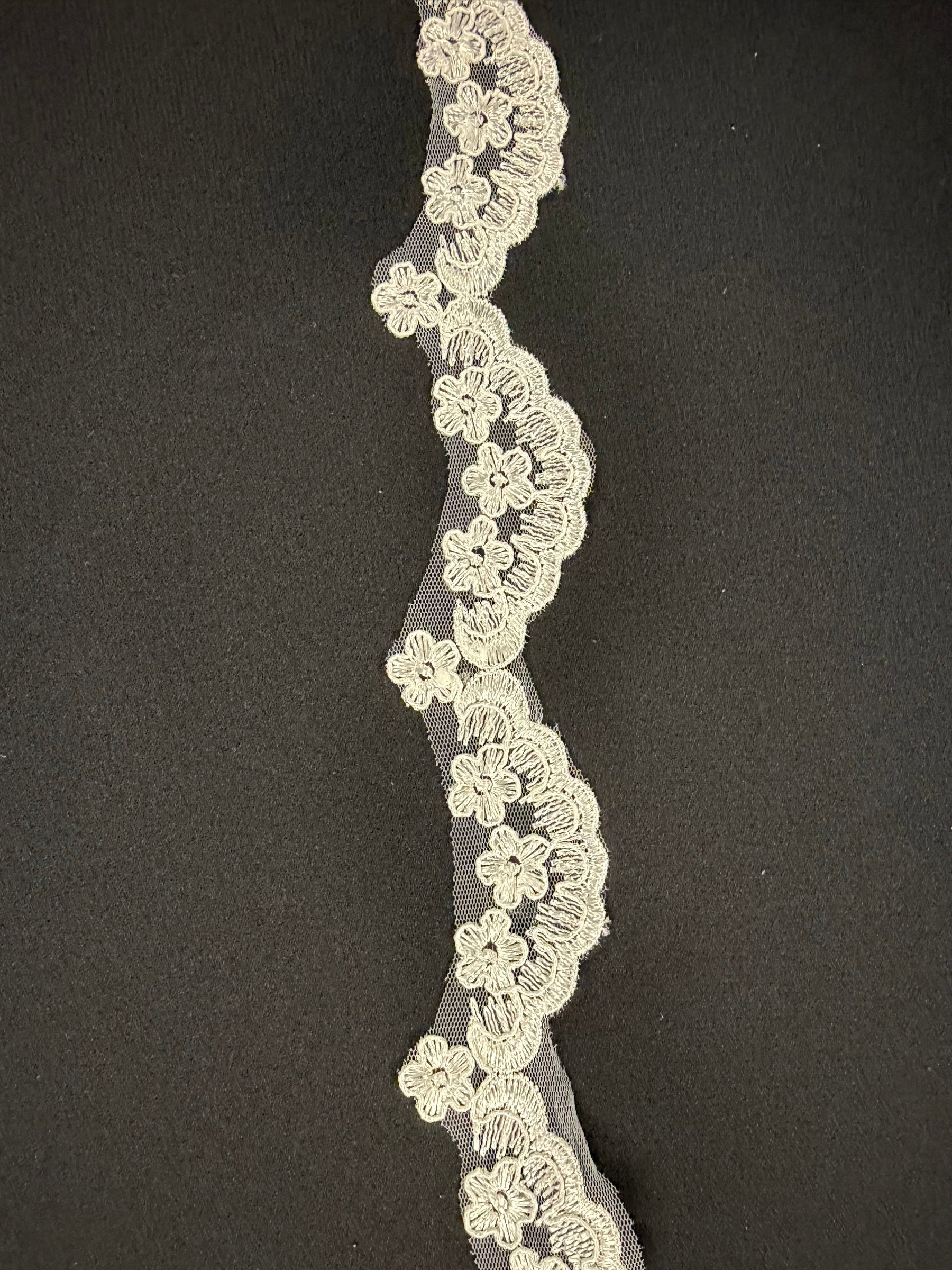 Ivory Corded Sequin Edging - T713
