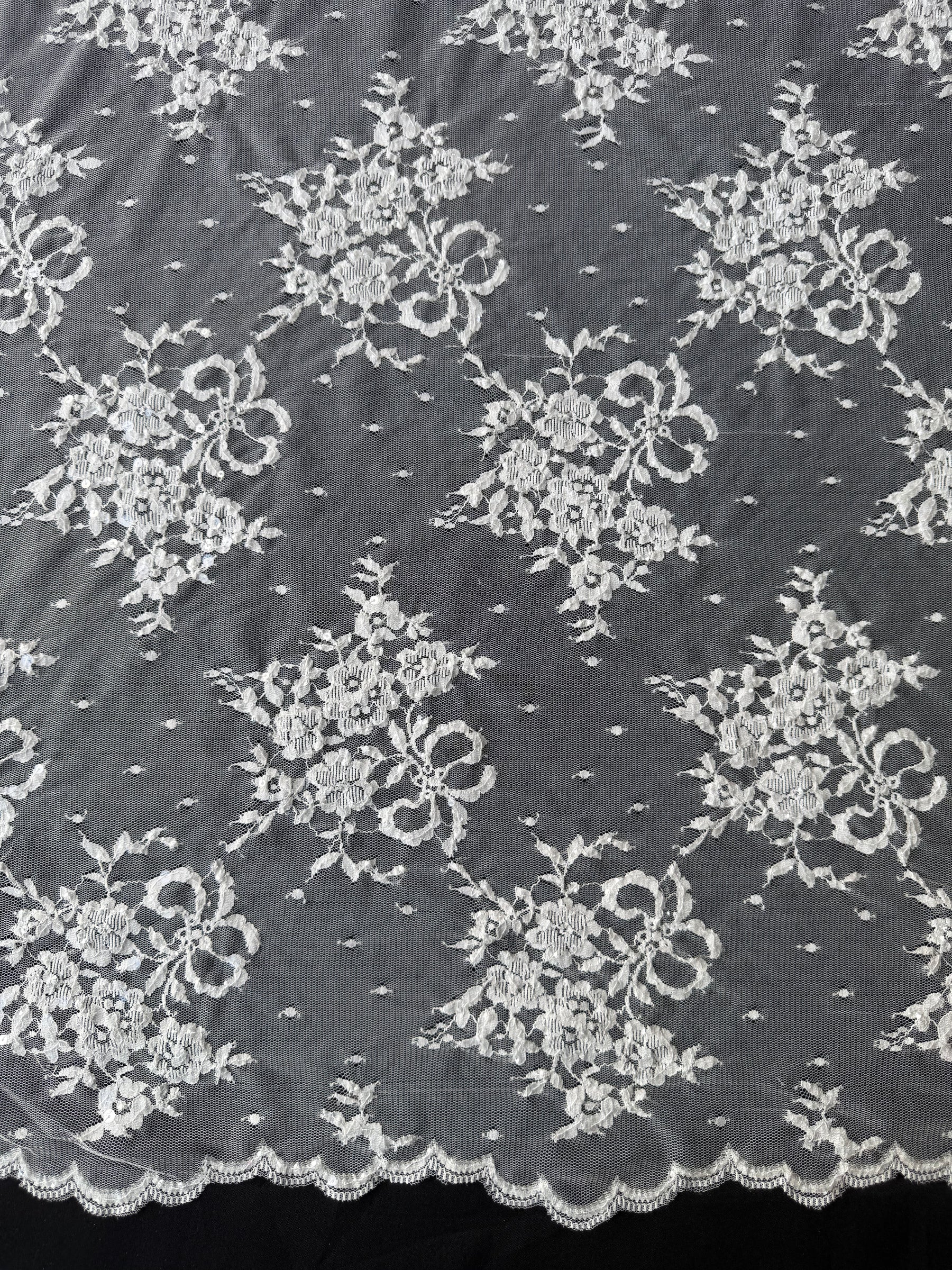 Ivory Sequin Lace - P218
