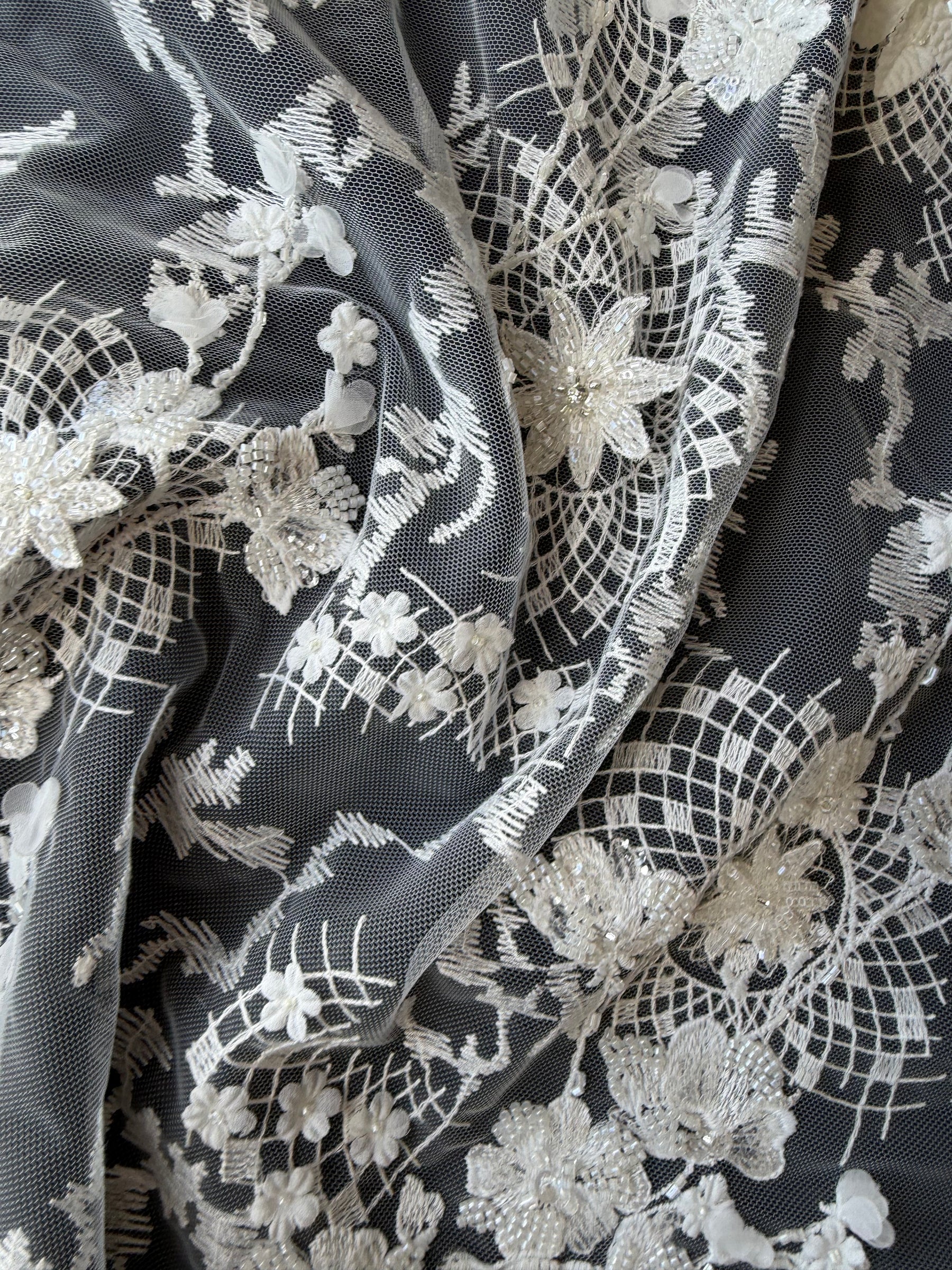 Ivory Embroidered Lace - Vida