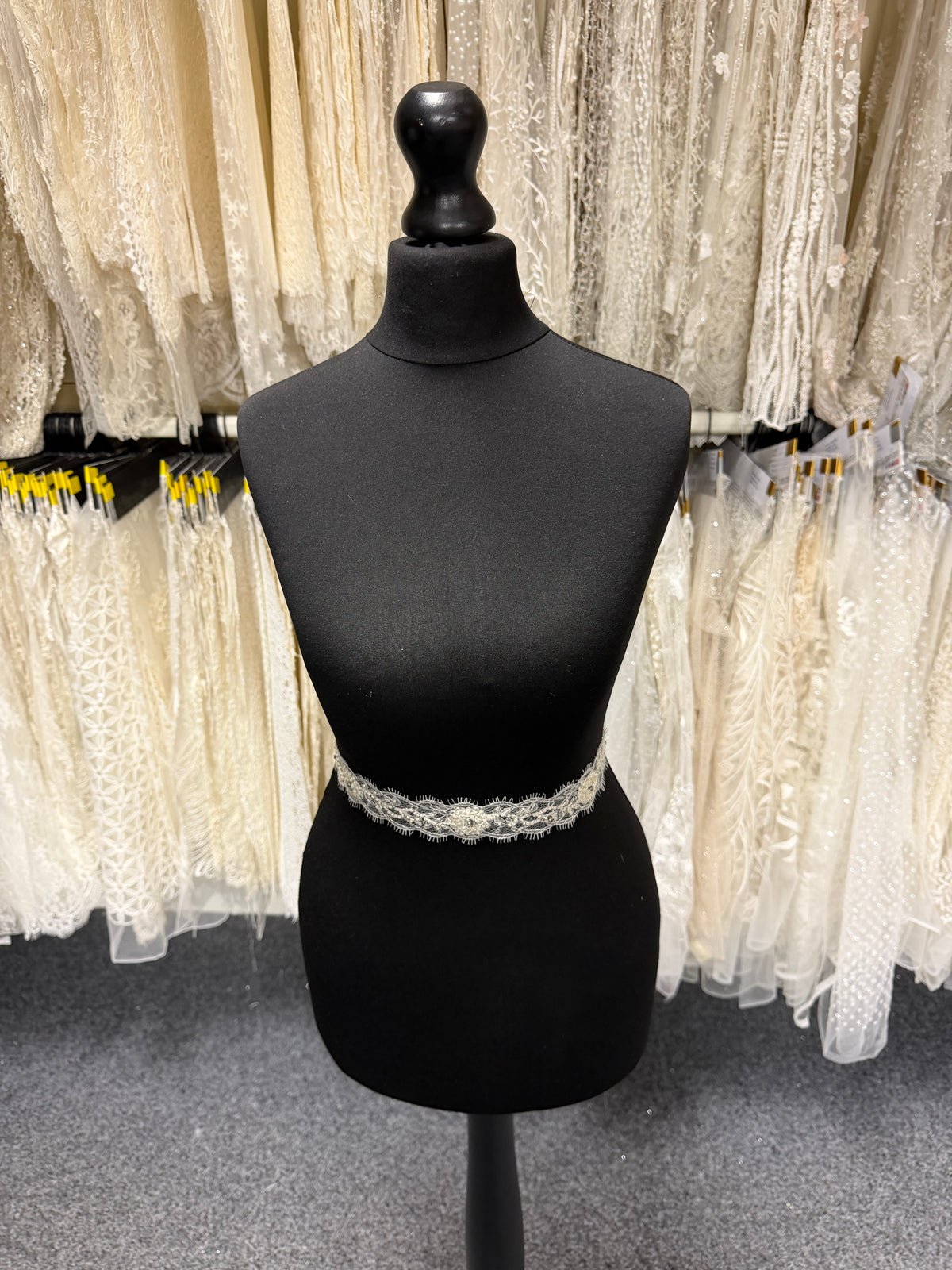 Ivory/Crystal 3D Crystal Edging - T512