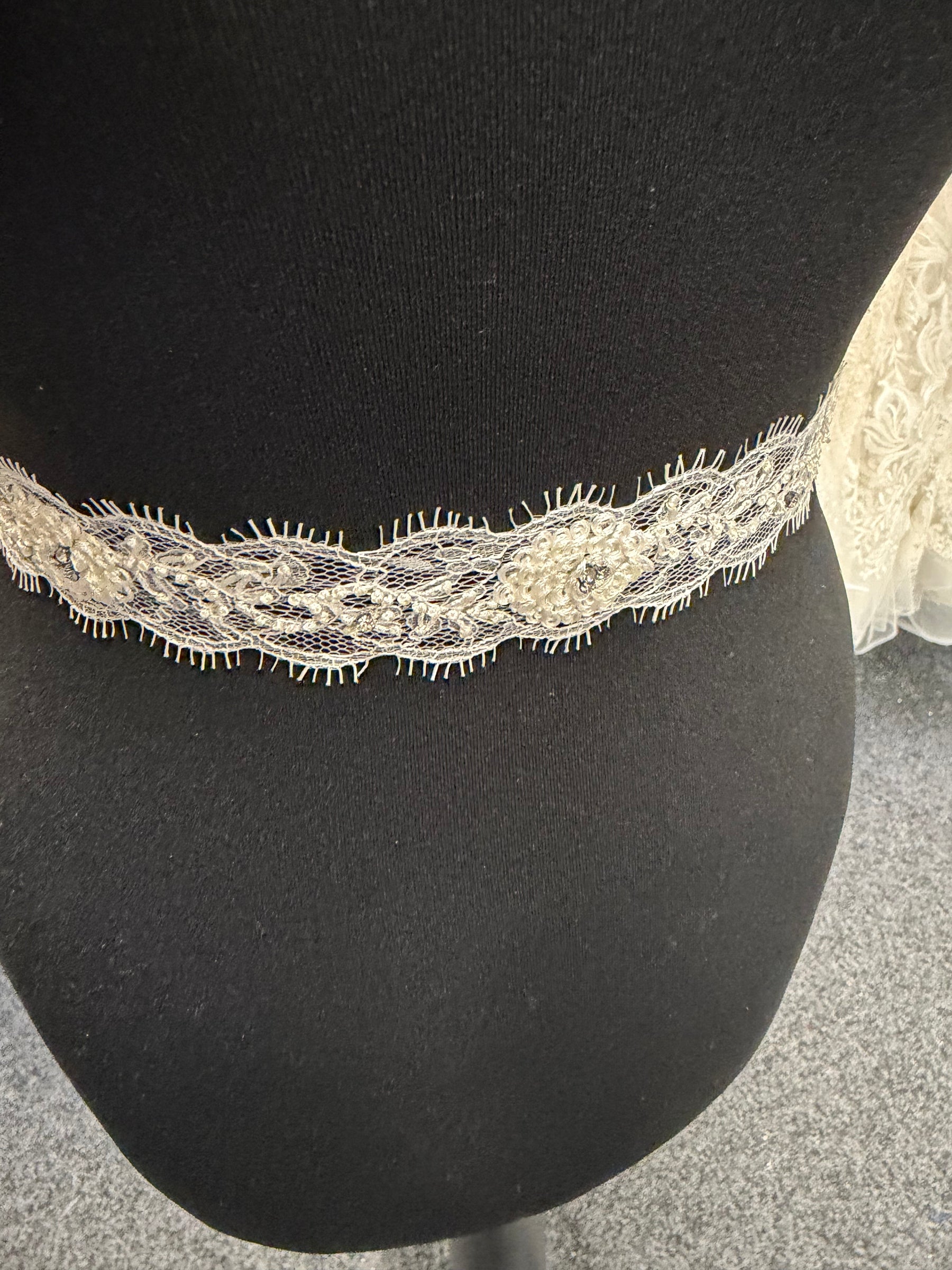 Ivory/Crystal 3D Crystal Edging - T512