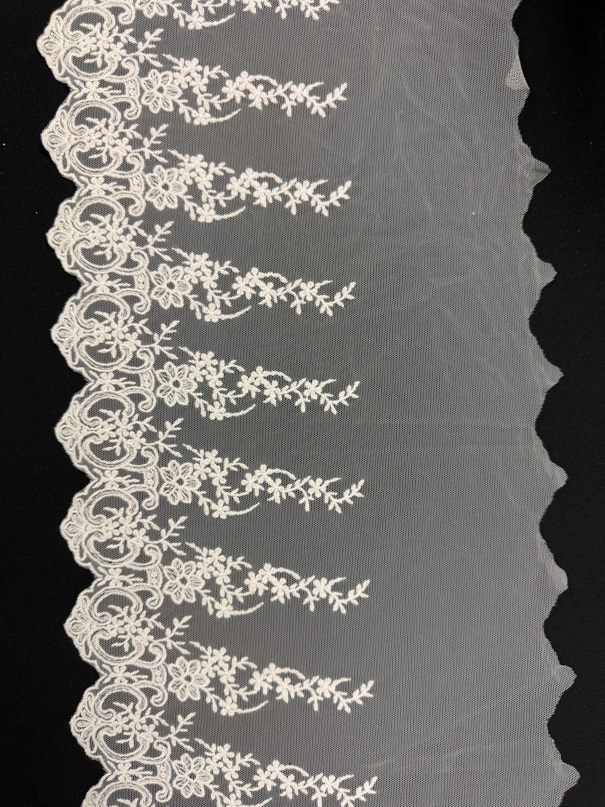 Ivory Cotton Edging - T789