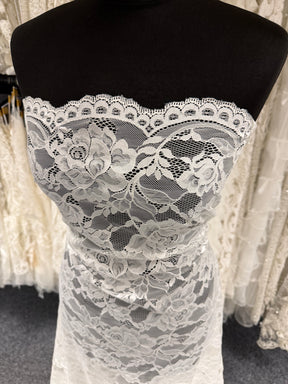 Ivory Raschel Lace - P212